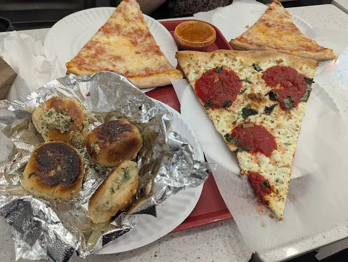 Roma Pizza Picture 5