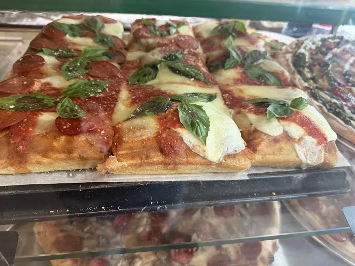 Famous New York Pizza Picture 6