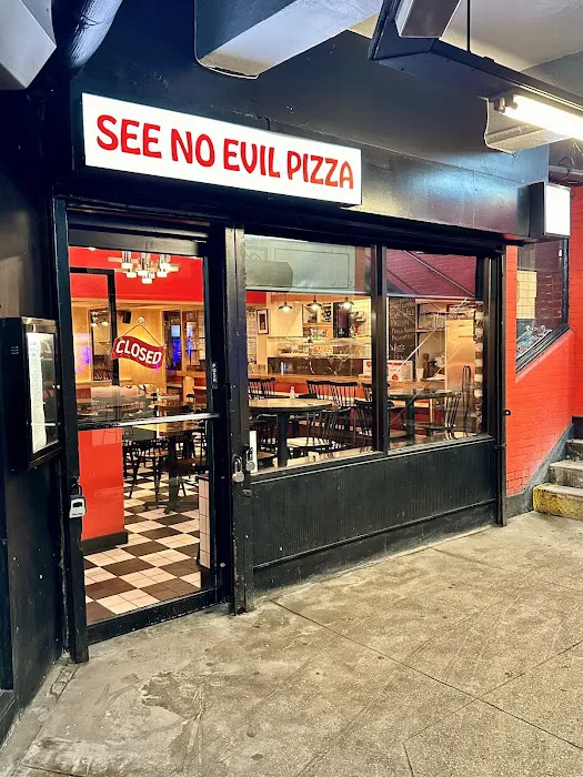 See No Evil Pizza Picture 5