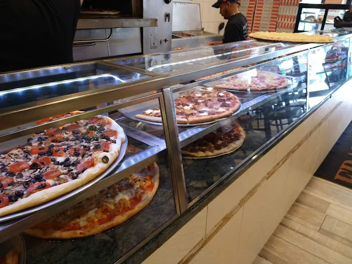 Francesco's Pizza Picture 5
