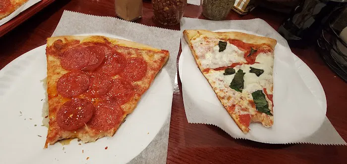 Francesco's Pizza Picture 8
