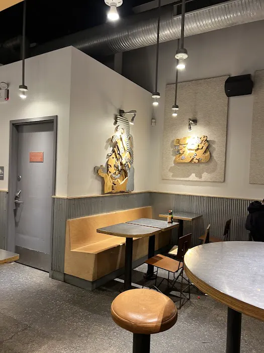 Chipotle Mexican Grill Picture 5