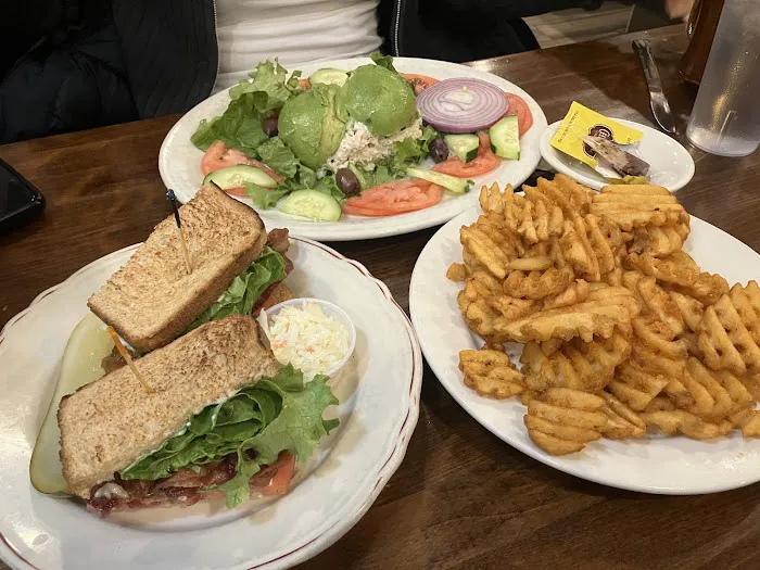 Utopia Diner Picture 5