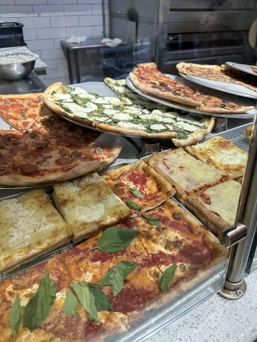 Made in New York Pizza Picture 3