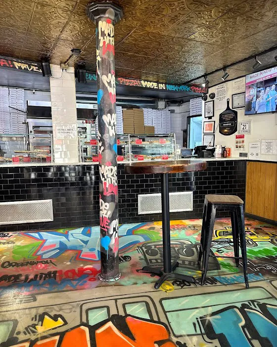 Made in New York Pizza Picture 1
