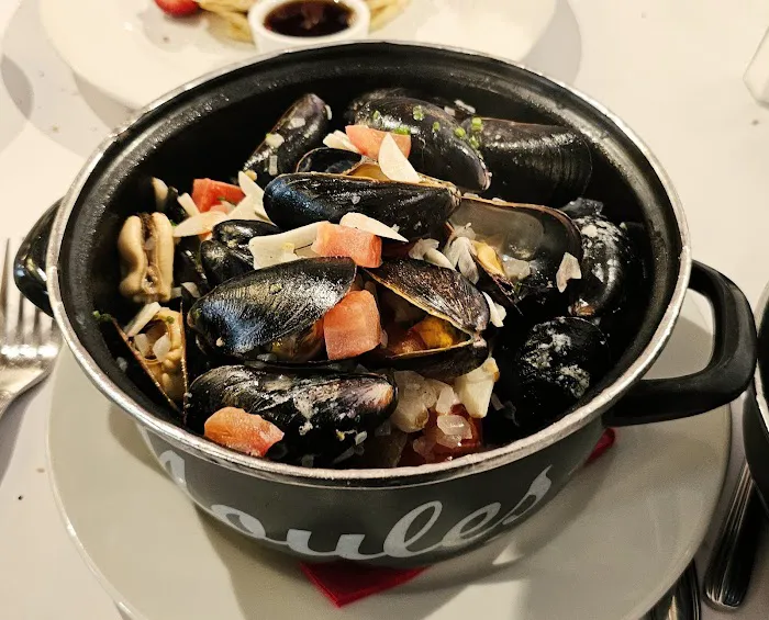 Jean Claude Bistro Picture 4