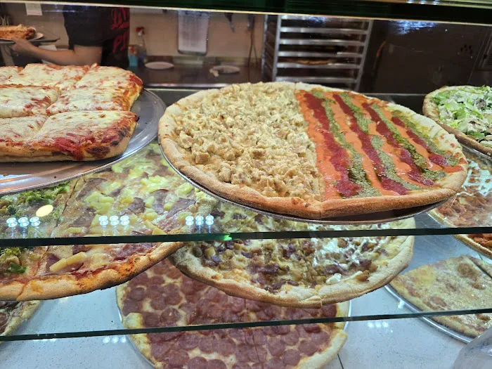 LaVista Pizza (2nd Ave) Picture 5