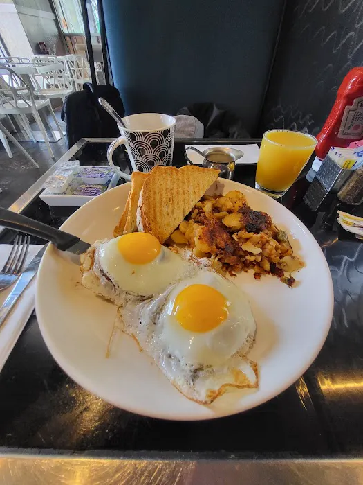 Moonstruck Eatery Picture 3