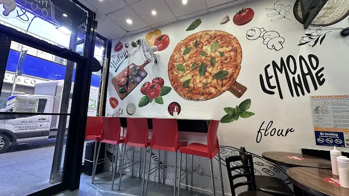 Famous Italian pizza Picture 3