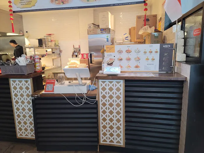 White Restaurant Picture 5