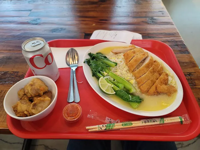 White Restaurant Picture 4