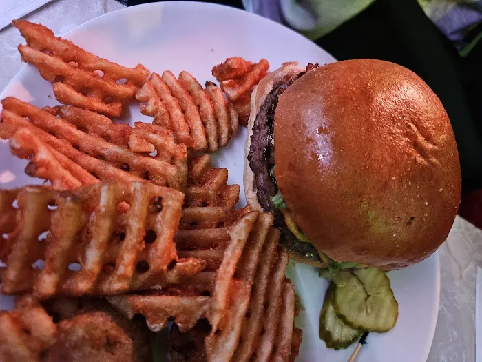 Ellen's Stardust Diner Picture 9
