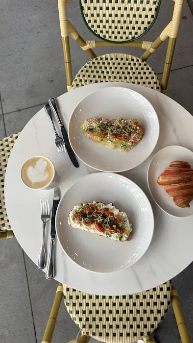 Le Lis Cafe Picture 8