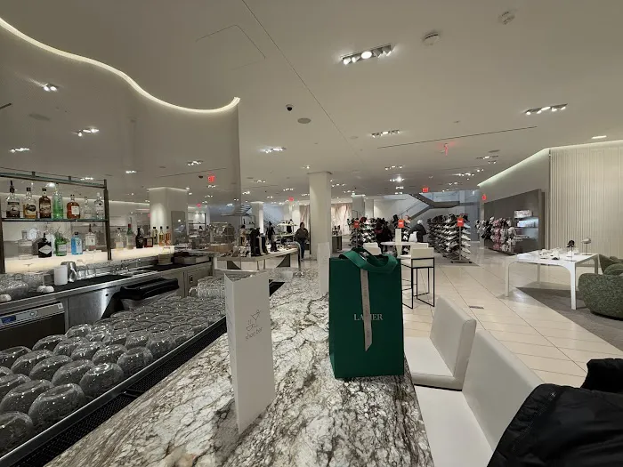 Shoe Bar Picture 1