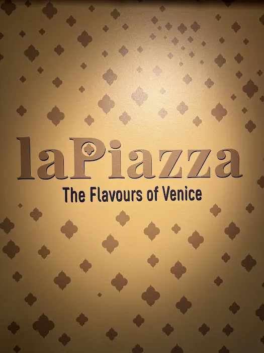 La Piazza New York Picture 6