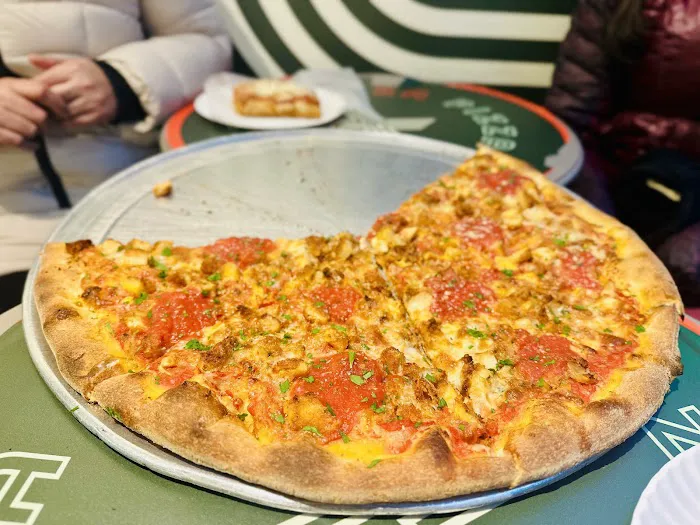 Xeno's Pizza Picture 8