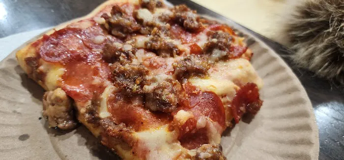 2 Bros. Pizza & Carmen's Kitchen Picture 8