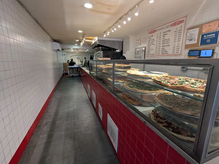 2 Bros. Pizza & Carmen's Kitchen Picture 9