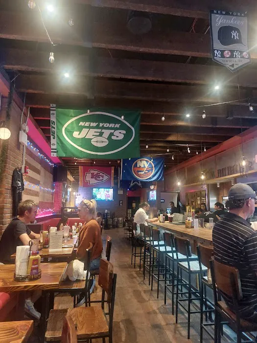 Black Iron Burger Theater District | Hamburger restaurant Bar Picture 6