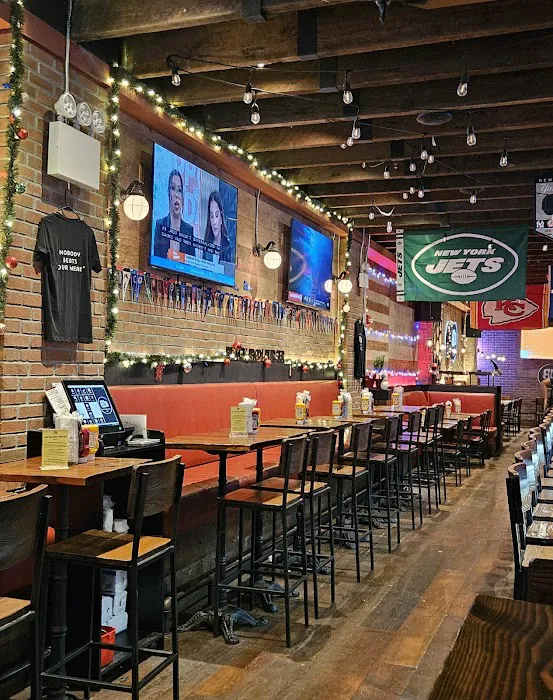 Black Iron Burger Theater District | Hamburger restaurant Bar Picture 9