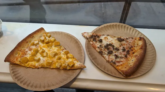 Food City Cafe and pizza Picture 8