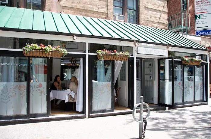 HARVEST KITCHEN Picture 1