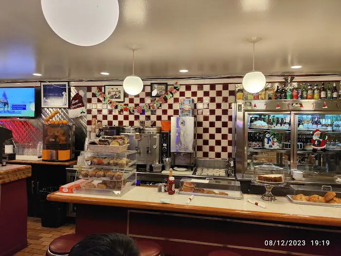 Ritz Diner Picture 3