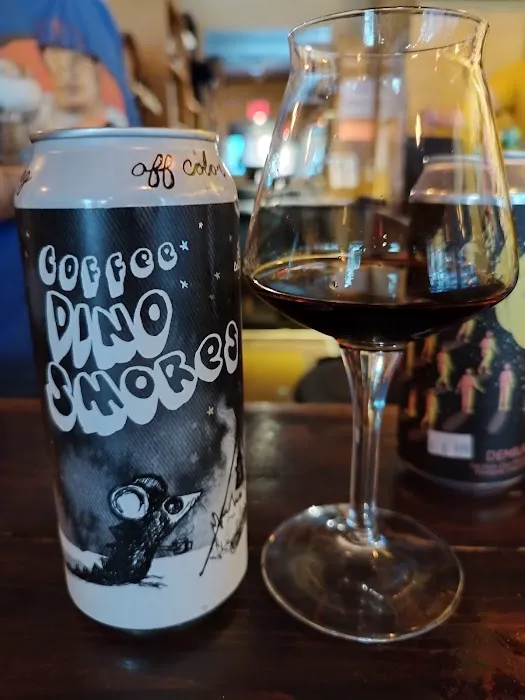 City Hops Craft Beer and Wine Bar Picture 8