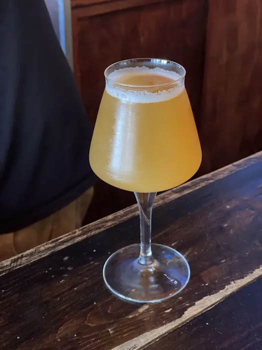 City Hops Craft Beer and Wine Bar Picture 6