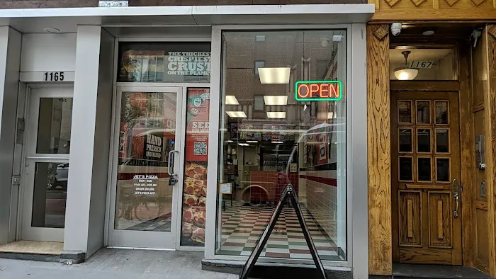 Jet's Pizza Picture 1