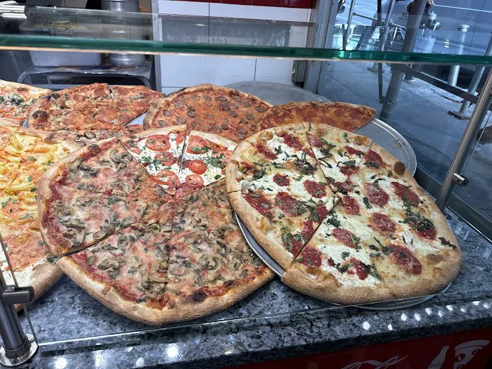 Little Italy Pizza Picture 3
