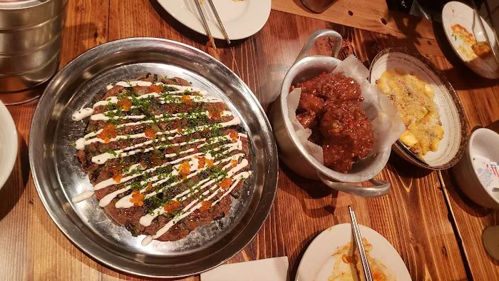 Golden Hof - Korean Bar & Grill Picture 3