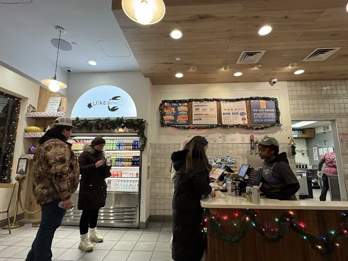 Luke's Lobster at Rockefeller Center Picture 6