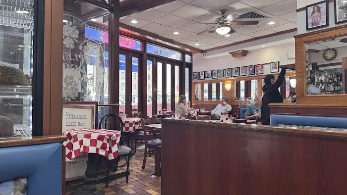 Applejack Diner Picture 10