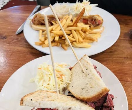 Roxy Delicatessen