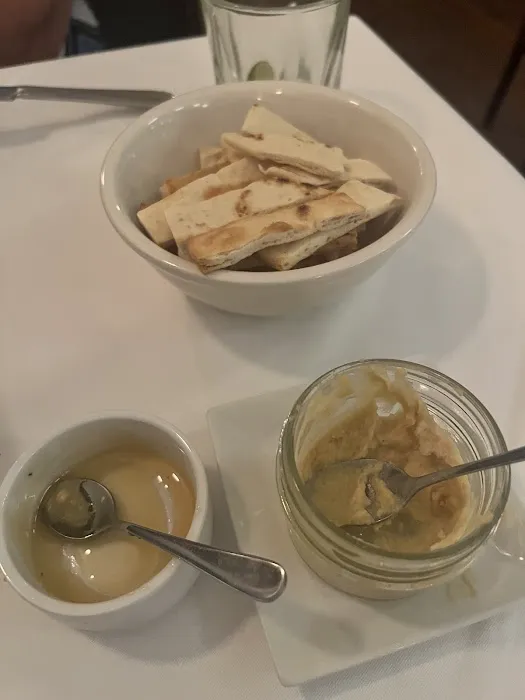 Loi Estiatorio Picture 5