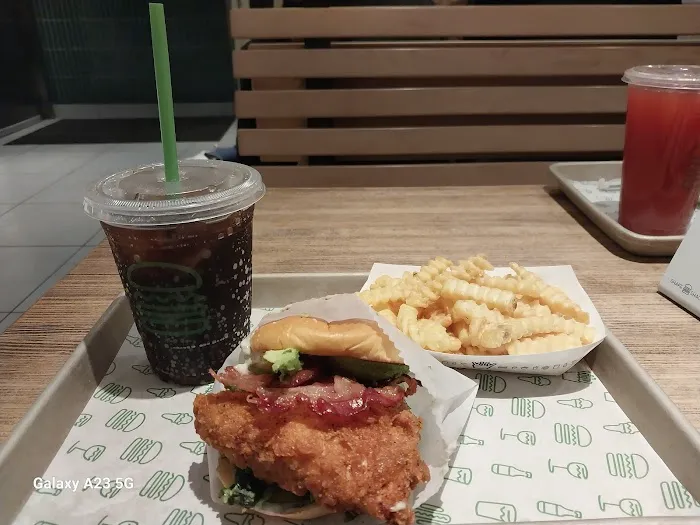 Shake Shack 630 Lexington Ave - 54th & Lex Picture 8