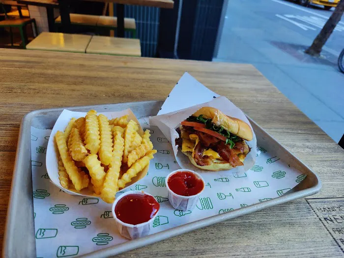 Shake Shack 630 Lexington Ave - 54th & Lex Picture 10