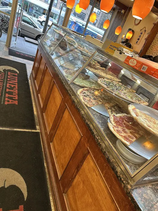 Lunetta Pizza & Restaurant Picture 7