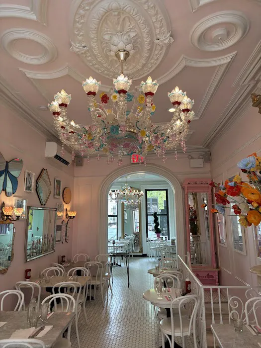Serendipity 3 - Upper East Side Picture 7