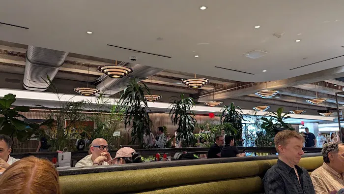 5 Acres Restaurant Picture 4