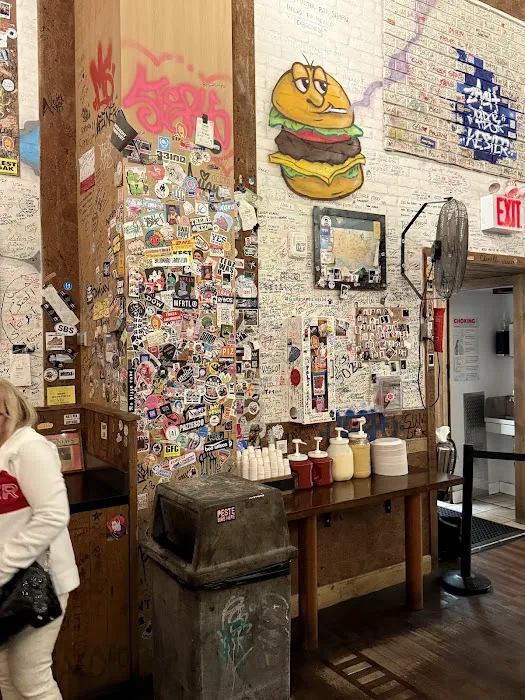 burger joint Picture 7