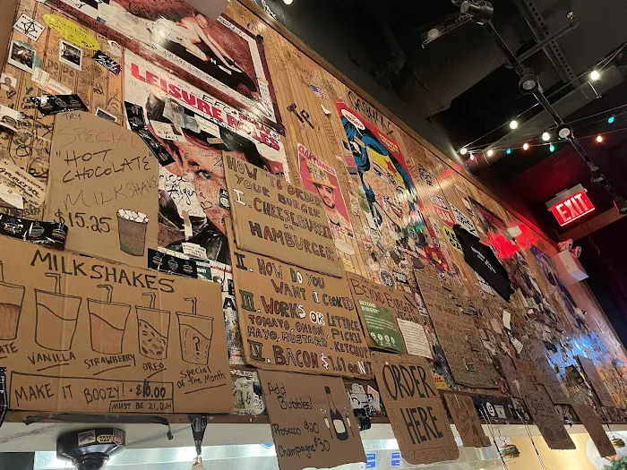 burger joint Picture 8