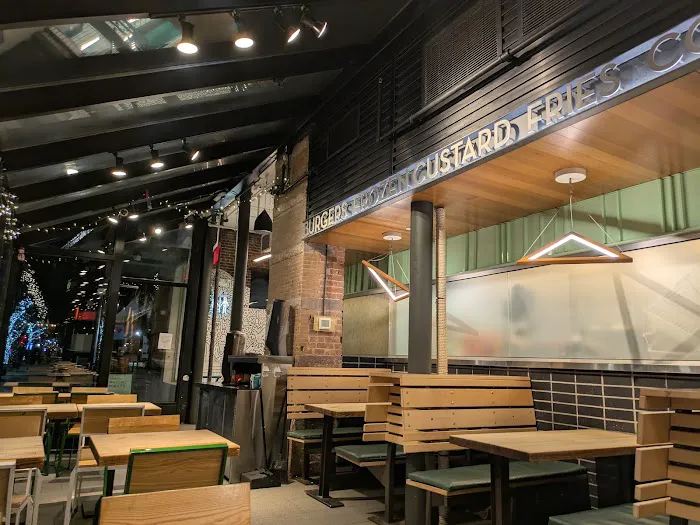 Shake Shack Upper West Side Picture 5