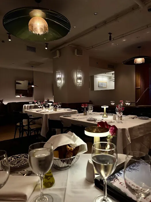Gabriel's Bar & Restaurant Picture 6