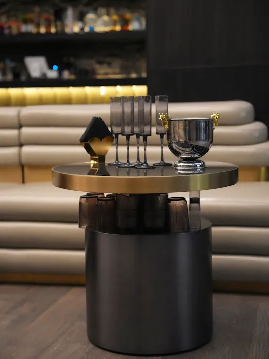 Aura 57 NYC Picture 2