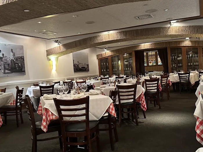 Tony's Di Napoli Picture 4