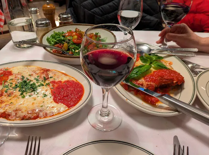 Tony's Di Napoli Picture 7