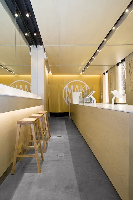 MakiMaki Sushi - Central Park South Picture 4