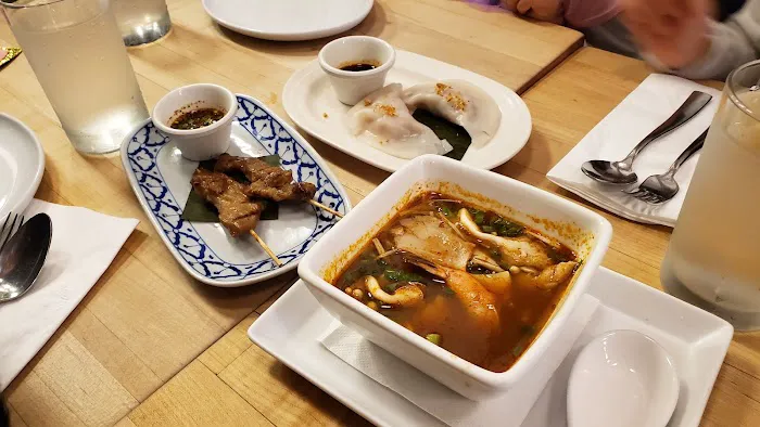 Land Thai Kitchen Picture 6
